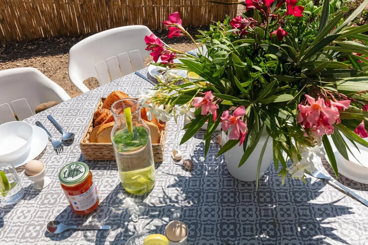 Holiday home Le Photinia, Mobil-Home Climatise Avec Vue Mer Situe Au Coeur Du Domaine Hyeres